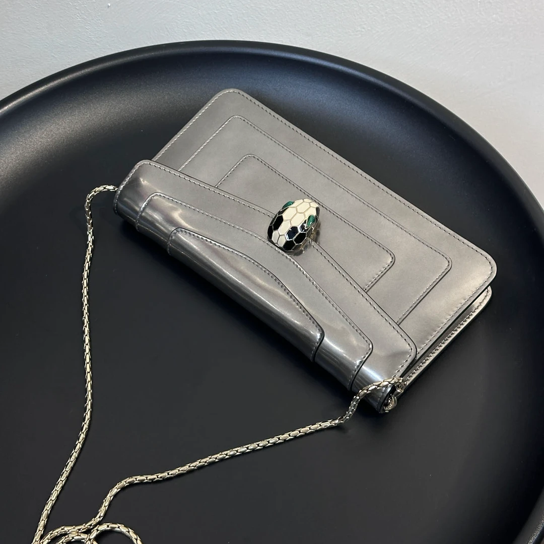 95新 BVLGARI/宝格丽 CS5388 /宝格丽 长款镜面银色蛇头包