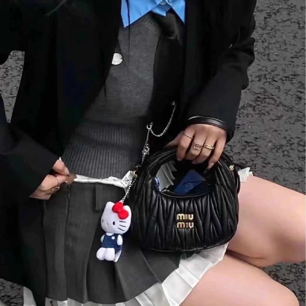 95新 MIU MIU/缪缪 CS5105/黑金mini褶皱wander/斜挎包
