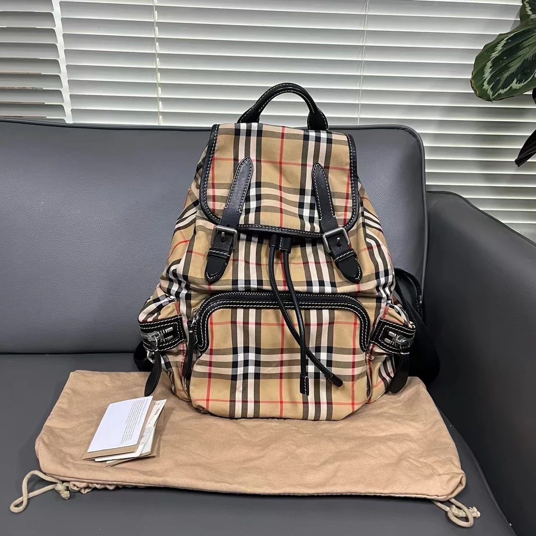 95新 BURBERRY/博柏利 坤球奢选 巴宝莉大号双肩包