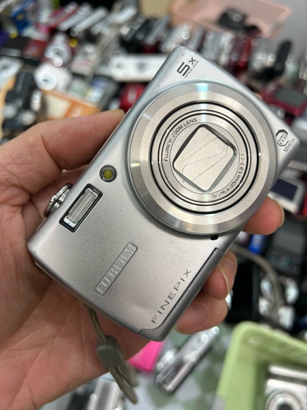 9新 Fujifilm/富士 F100数码相机ccd功能好