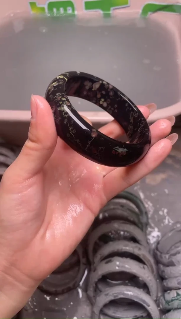 【闪购商品】石英质玉手镯未镶嵌61圈口