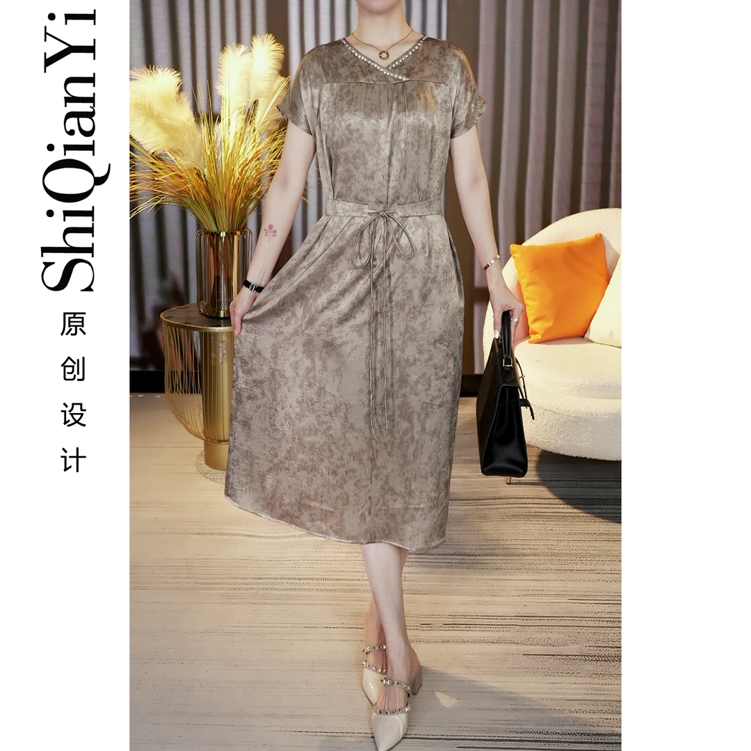 【诗千逸定制】2024名媛阔太太轻奢休闲显瘦国风A1257女装连衣裙