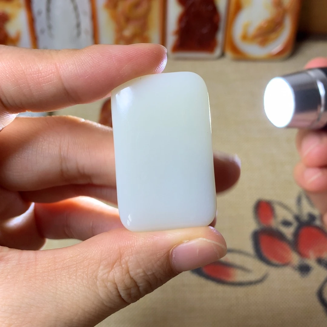 和田玉颈饰足铂镶嵌