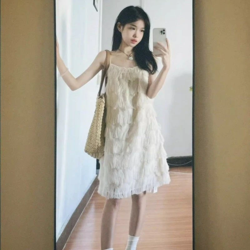 法式度假高级宽松流苏温柔2024年夏小个子短款高级感吊带连衣裙女