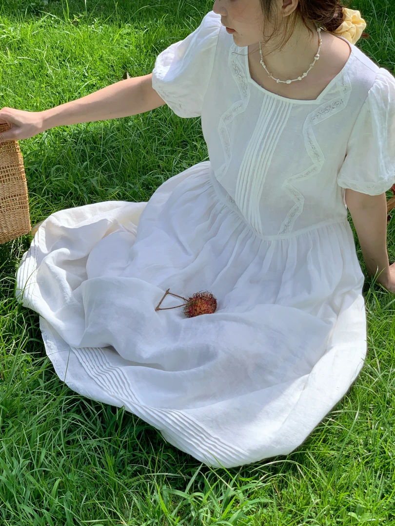 秋屿頔moment 自制 法式复古百搭绣花短袖连衣裙