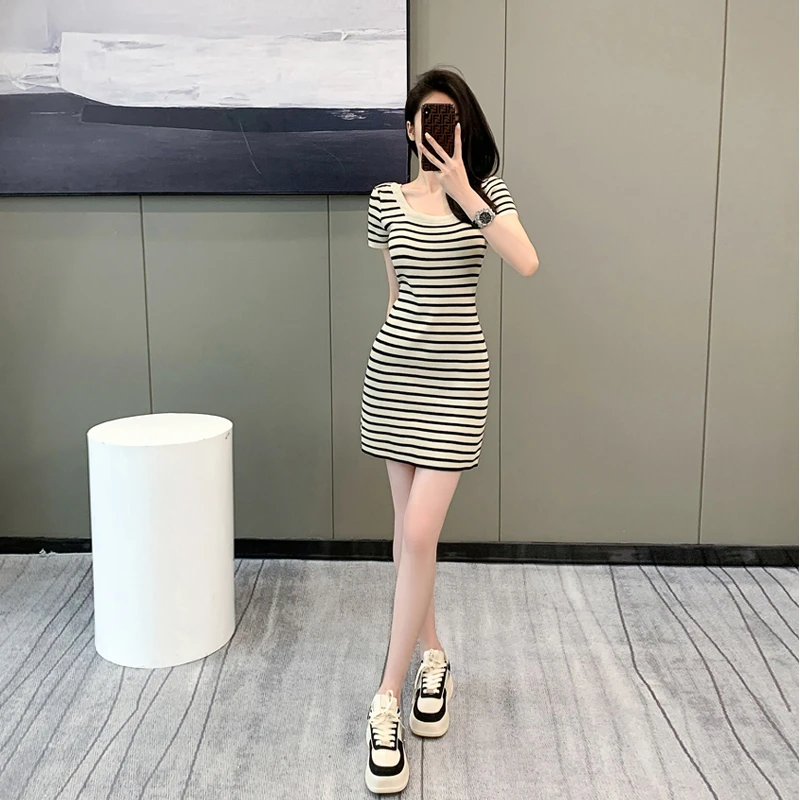 甜辣妹冰丝条纹t恤连衣裙夏女法式收腰显瘦气质修身包臀裙子短裙