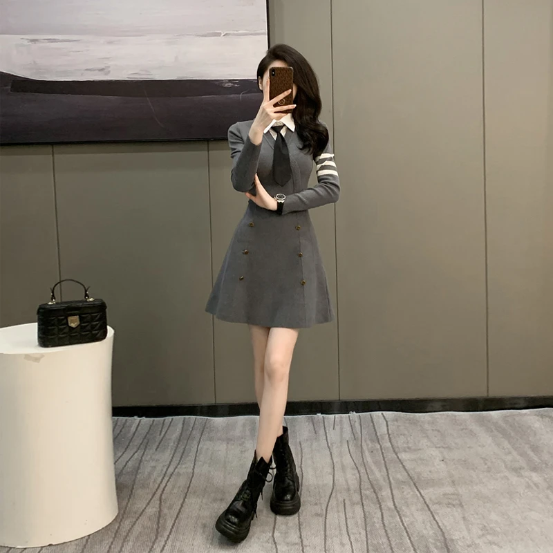 学院风灰色针织连衣裙子女秋冬季高级感洋气减龄打底毛衣裙小个子