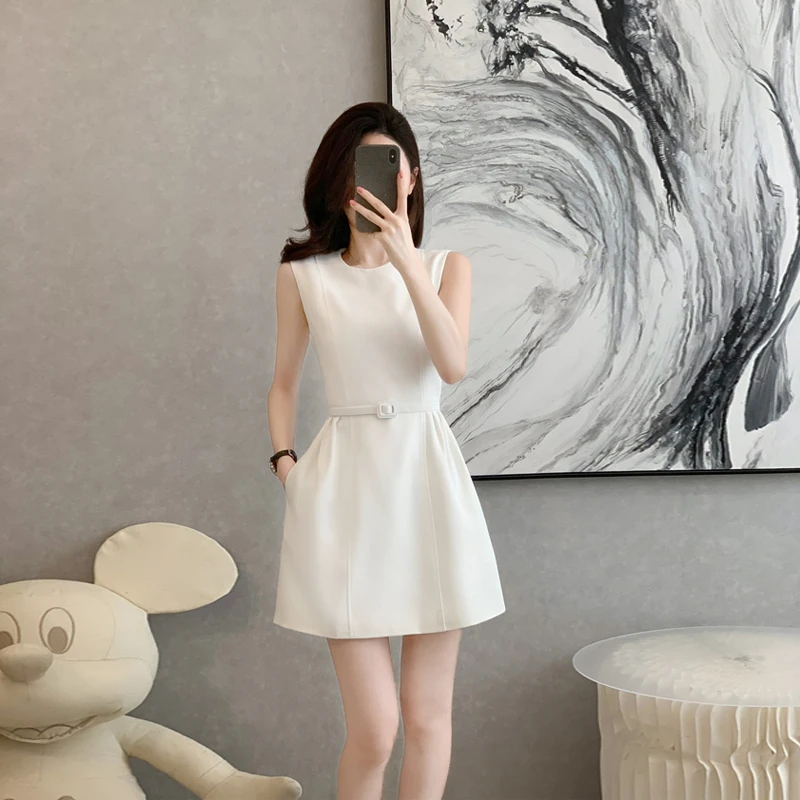 优雅气质通勤白色无袖小白裙女夏季新法式简约收腰显瘦背心连衣裙