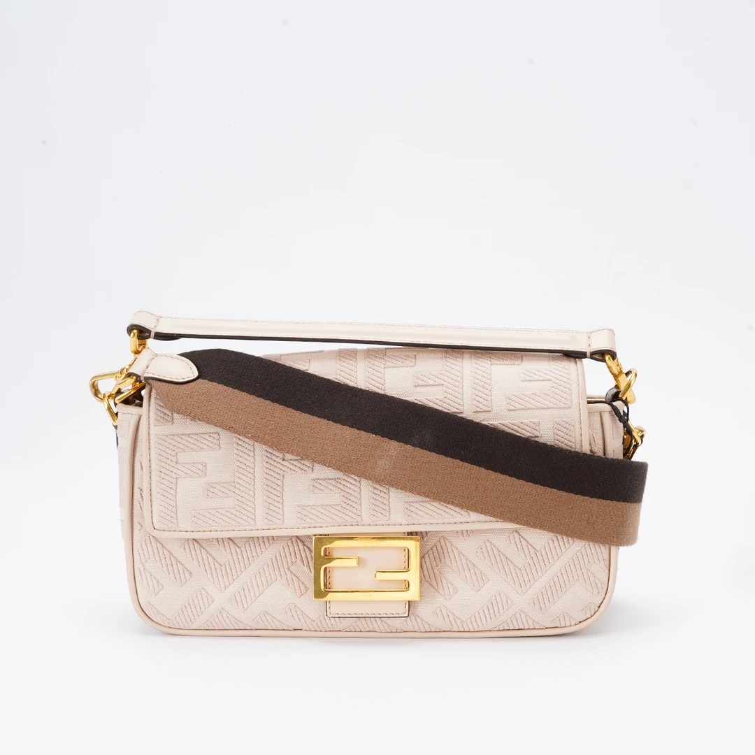 95新 FENDI/芬迪 【桔夕】Fendi baguette法棍包中号/BG23005203