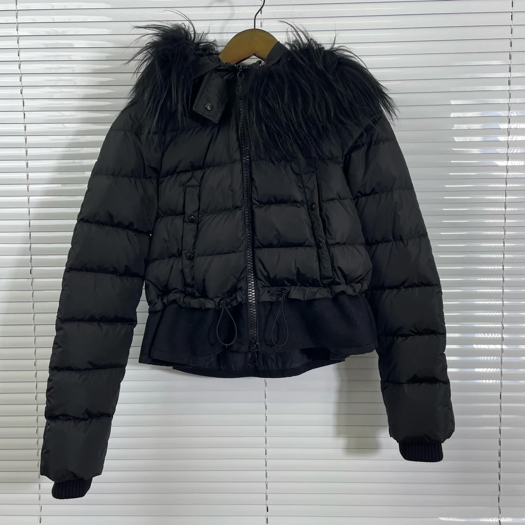 Moncler 蒙口 黑色毛领羽绒服 99新 00码 001561