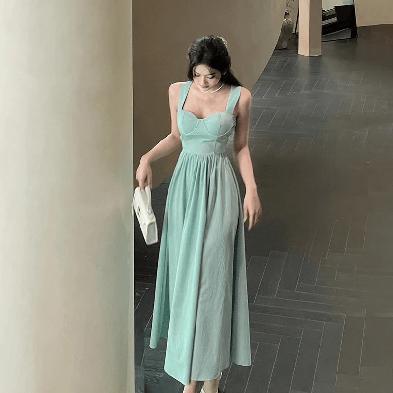 法式复古小众显瘦气质长裙夏季新款收腰温柔露背高腰显瘦A字裙