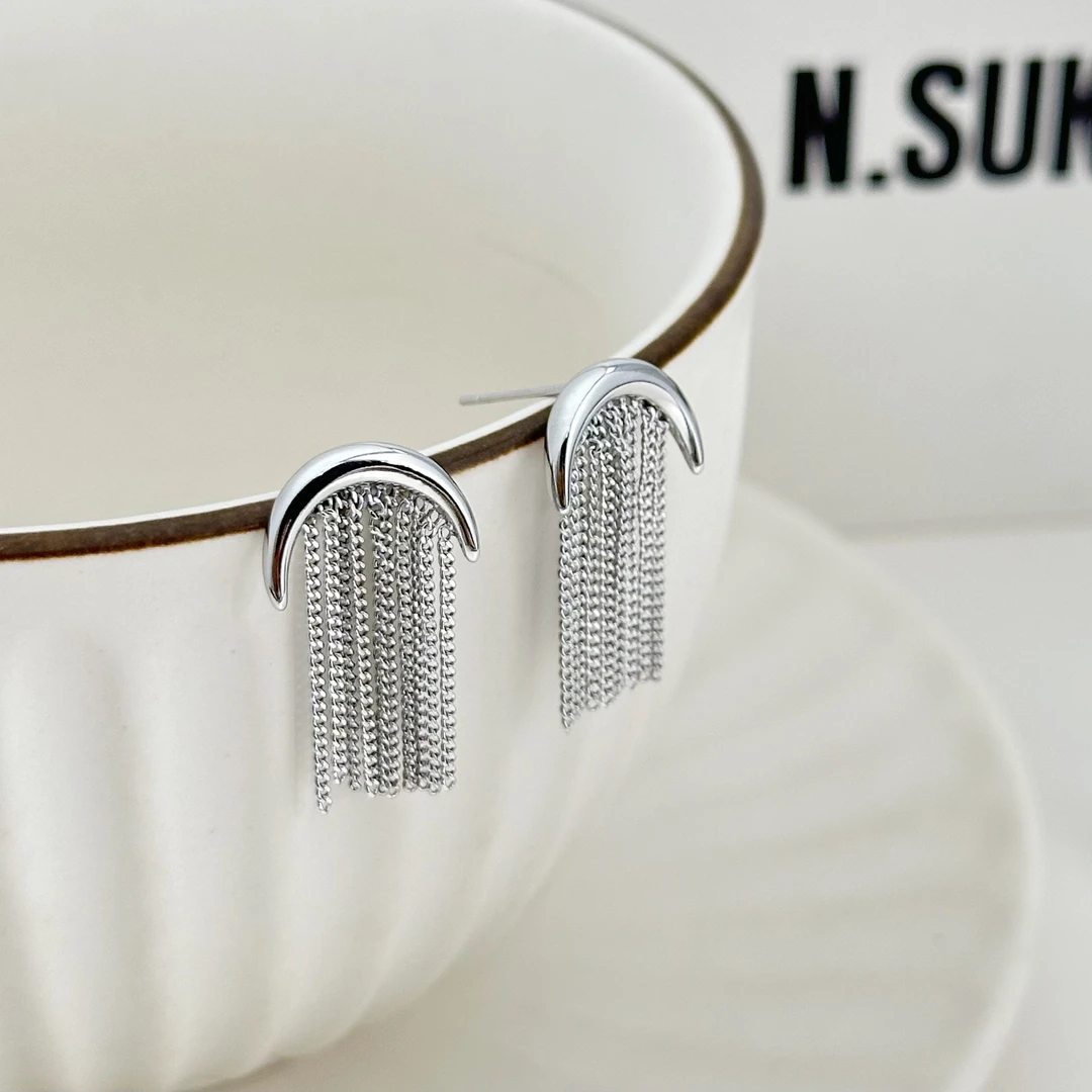 铜合金耳饰 E0043设计感轻奢个性耳钉欧美气质时尚耳饰百搭素款