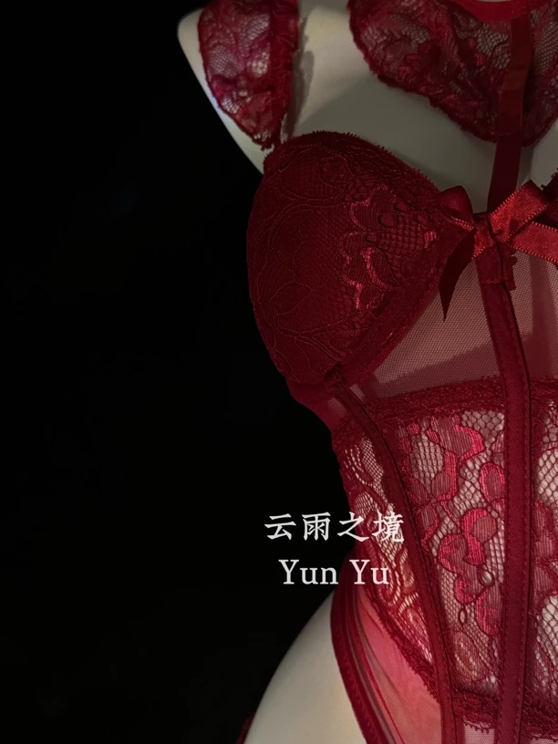 【红玫瑰】辣妹纯欲红色鱼骨蕾丝吊带背心抹胸胸垫内搭打底性感