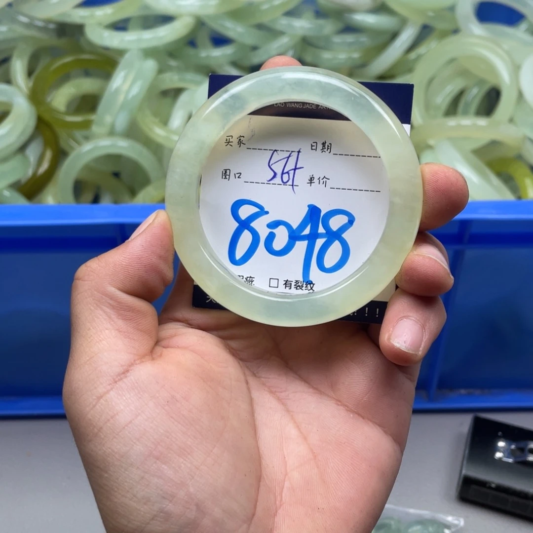 岫玉手镯手镯未镶嵌