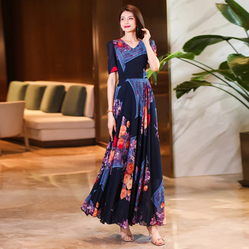 依妃绣 高端轻奢连衣裙女2025新款夏季洋气碎花妈妈显瘦长裙子