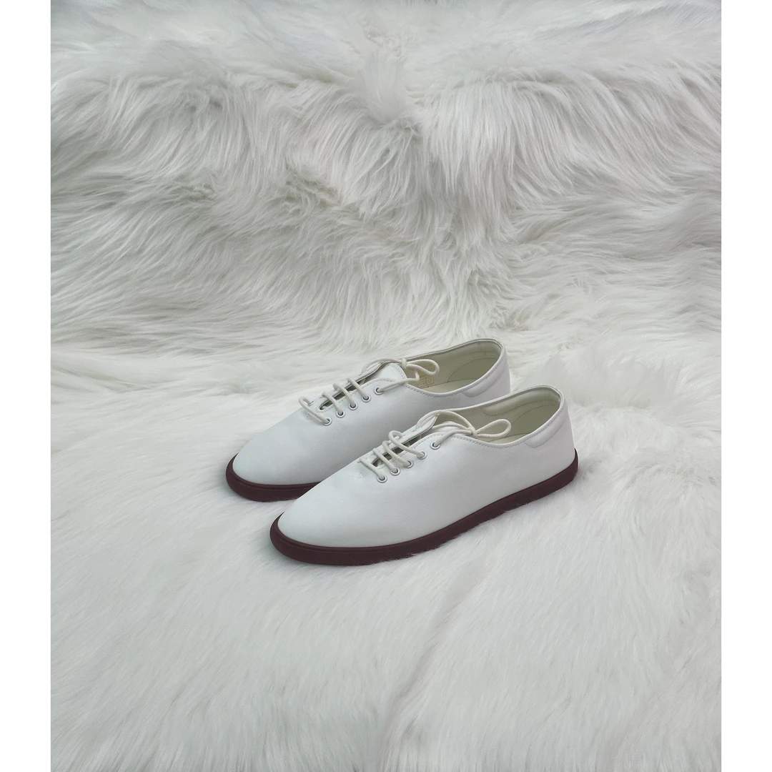 Yolo！时尚百搭经典圆头女士板鞋