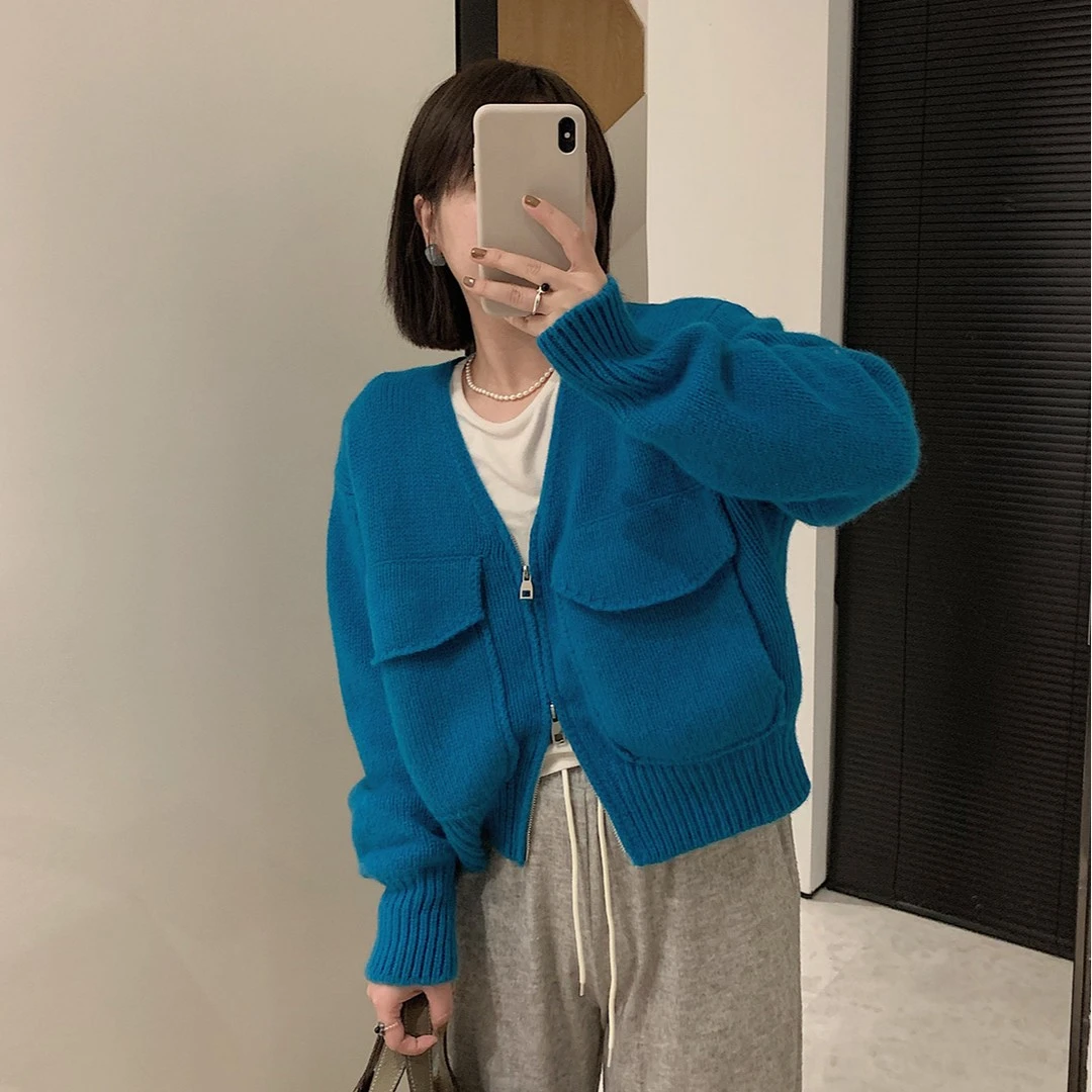 2025秋冬新款减龄长袖大口袋洋气拉链慵懒感v领开衫外套上衣