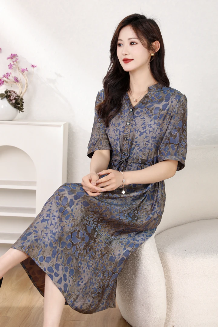 【思熙】莫兰迪蓝v领气质女装连衣裙 新款收腰休闲系带长裙时尚短袖