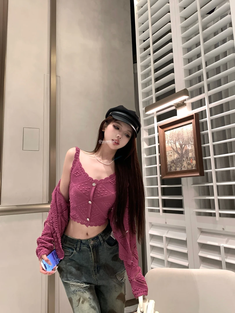 显白莓果紫重工精致镂空钩花针织吊带背心女秋季新款肌理感外套潮