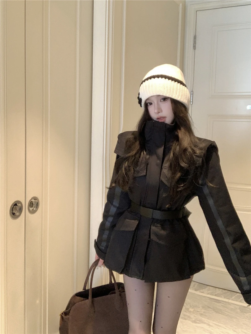 幂式穿搭设计感连帽收腰加绒冲锋衣外套女2024秋冬短款夹克上衣潮