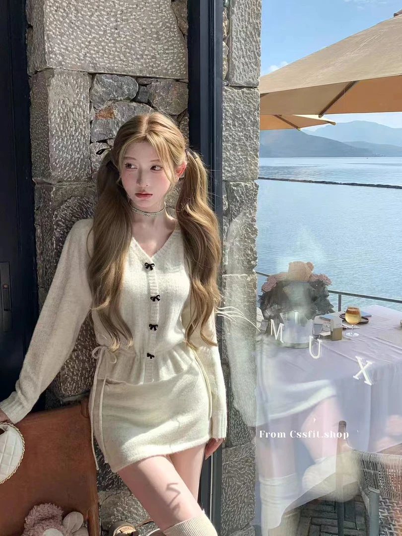 【甜心奶兔】设计感连帽气质纹理感蝴蝶结扣针织上衣女针织半裙套组