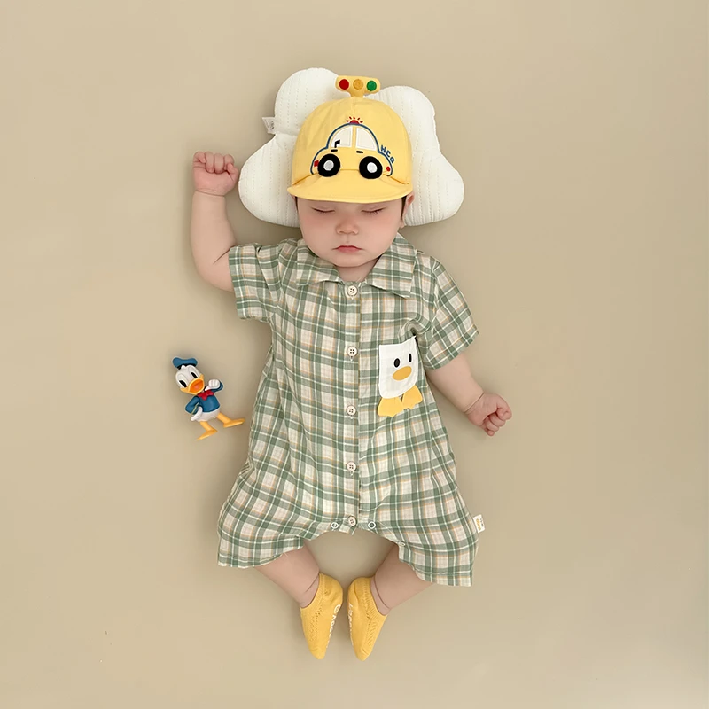 【多米牛】9536夏季新款婴幼儿翻领格子短袖连体衣卡通贴布短爬