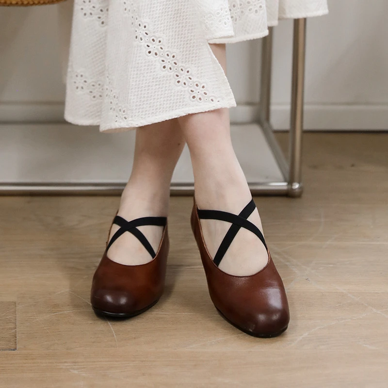 福利牛皮单鞋圆头交叉袢带日系复古低跟女单鞋春季新款小黑皮鞋