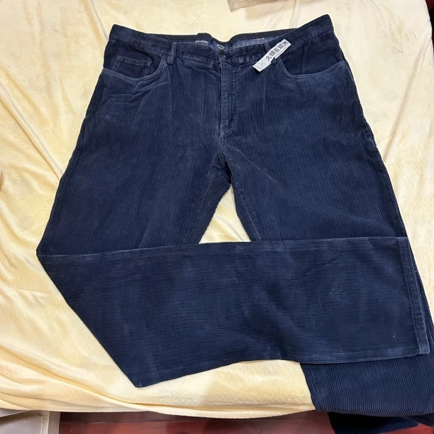 意鲨国现58码灯芯绒长裤平铺腰围108cm