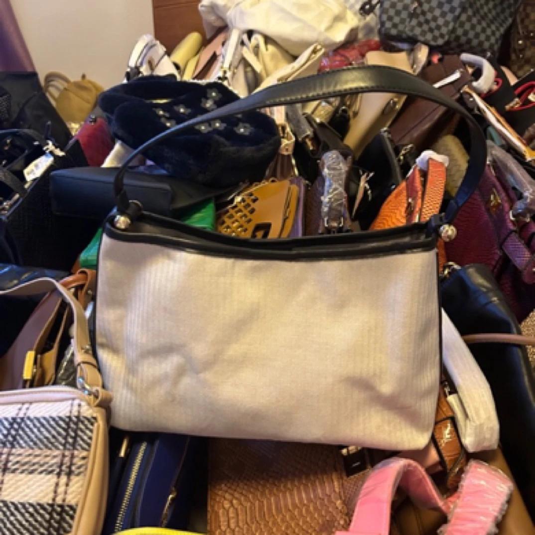 荣子家尾货女包直播间过款链接