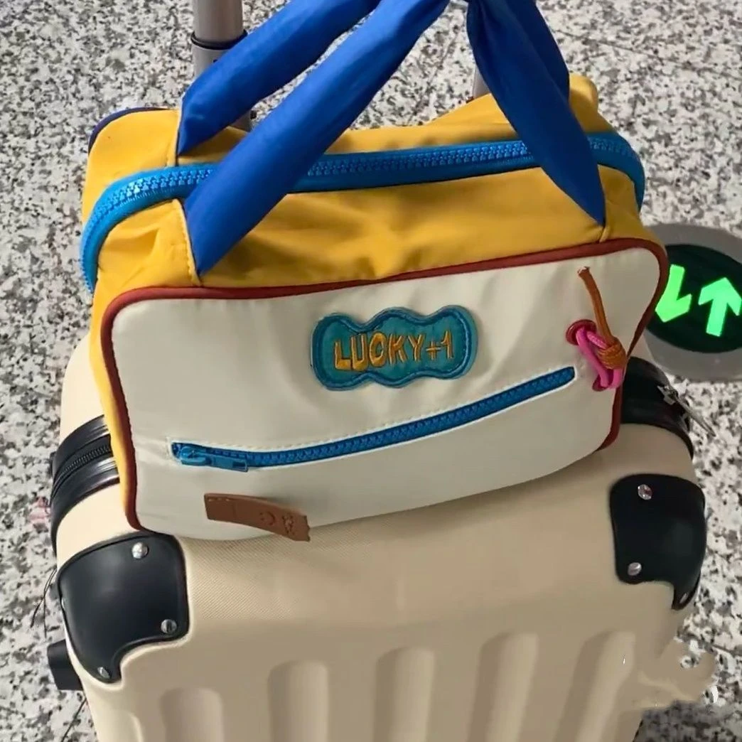 小红推荐可爱巴斯光年化妆包外出收纳包袋便携旅行出游百搭