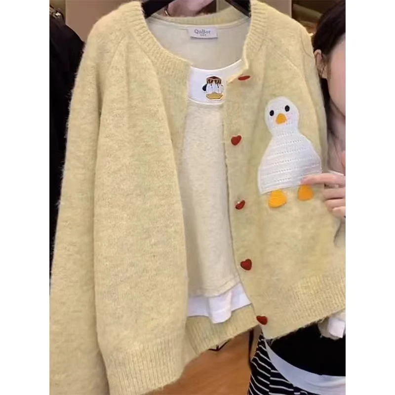 日系温柔风软糯大鹅刺绣针织开衫毛衣外套女秋冬甜美遮肉百搭上衣