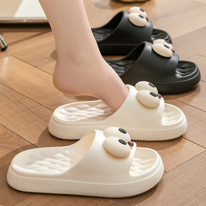 2024新款外穿可爱学生宿舍防滑家用踩屎感防臭卡通大眼睛款凉拖鞋