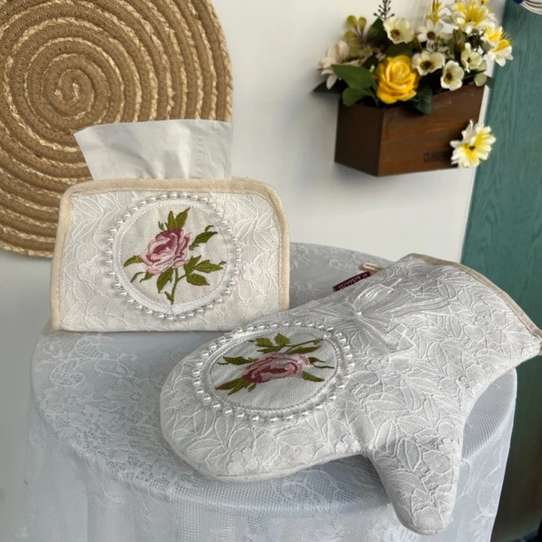 新疆包邮乌市发货 蕾丝刺绣抽纸袋 防烫手套套装