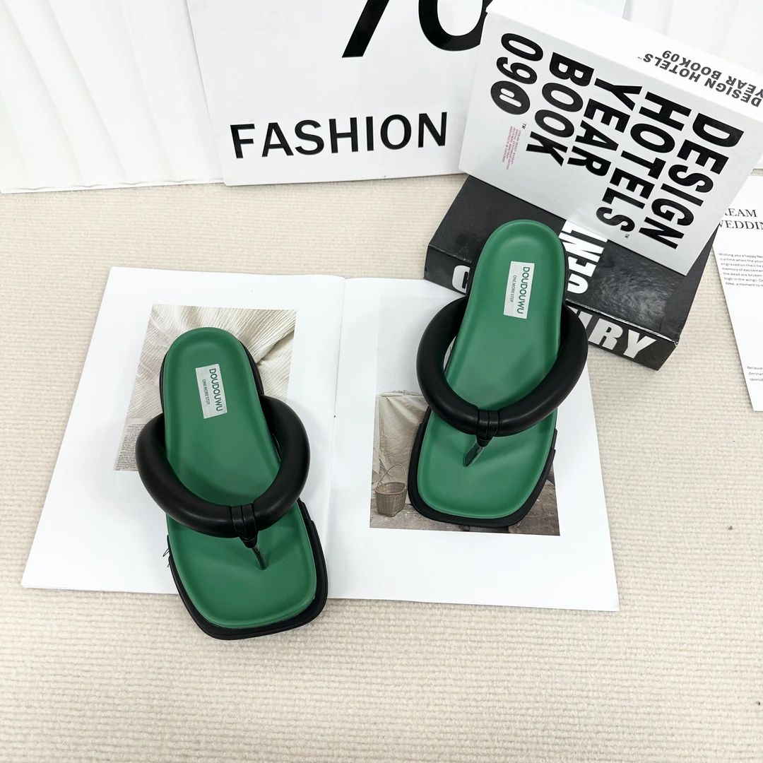 2024夏季新款时尚百搭凉鞋/DDW/9666（外1）