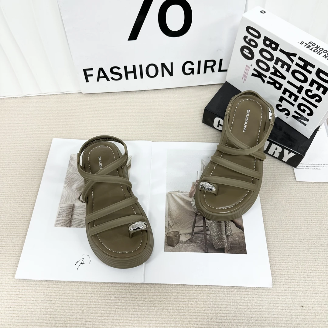 2024夏季新款时尚百搭凉鞋/DDW/242508-1（外1）