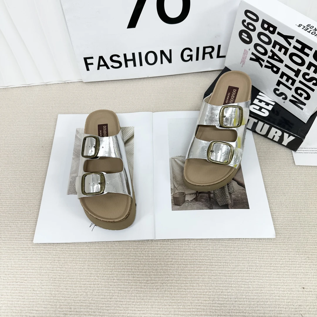 2024夏季新款时尚百搭凉鞋/DDW/698-23（外1）