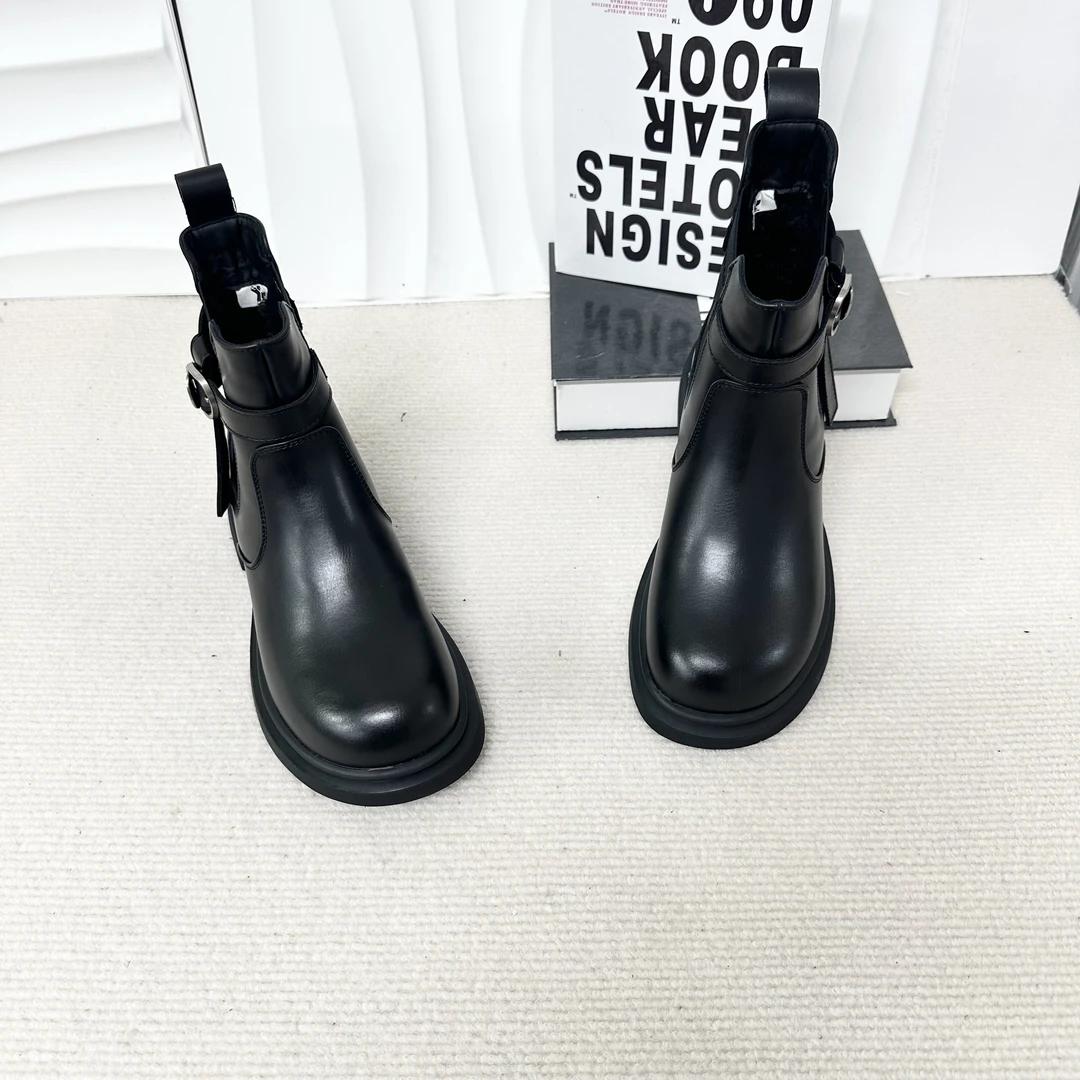 【与然良品】7806爆款百搭时尚休闲{大棉}烟管靴D