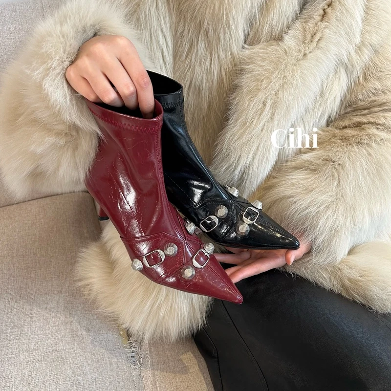 5-177-机车辣妹-设计感女细跟侧拉链短筒马丁靴尖头铆