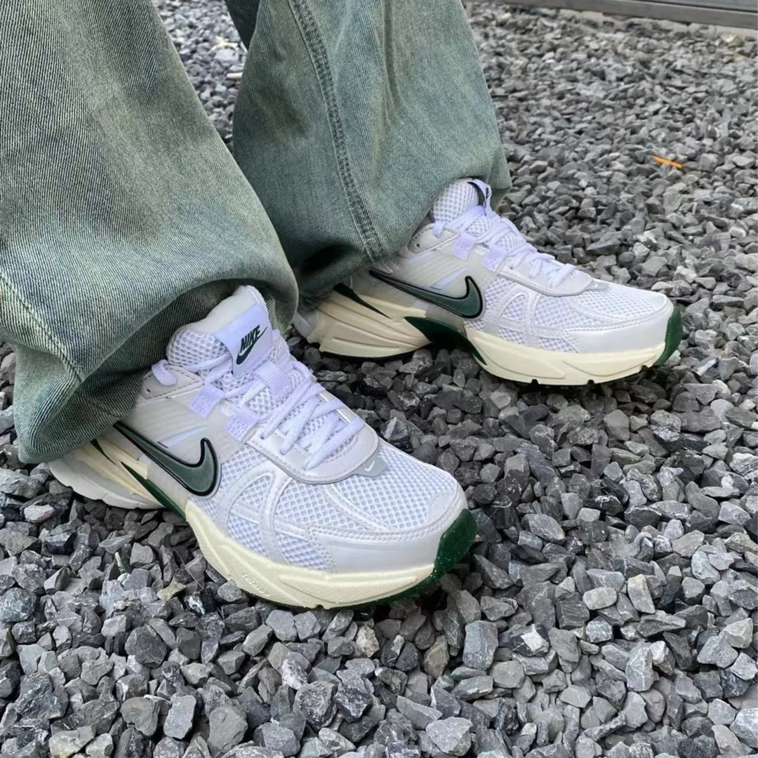 Nike/耐克夏季潮流V2KRUN低帮/运动鞋老爹鞋FD0736-101