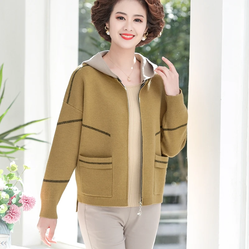 妈妈装春秋短款洋气针织连帽夹克中老年女秋季开衫时尚减龄外套
