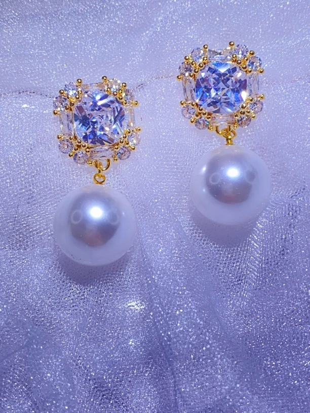 合金仿珍珠耳饰 锆石珠珠耳钉气质耳饰轻奢小众设计高级法式耳环