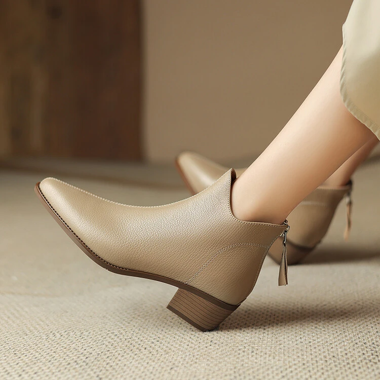 2023秋法式尖头平跟复古风真皮短靴女百搭短靴羊皮