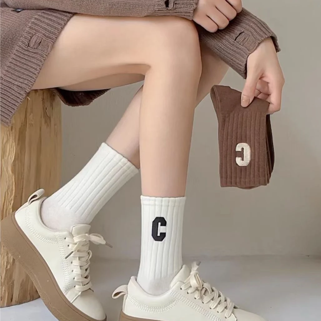 秋冬款时尚大C字母潮流中筒袜运动风百搭简约袜子4双