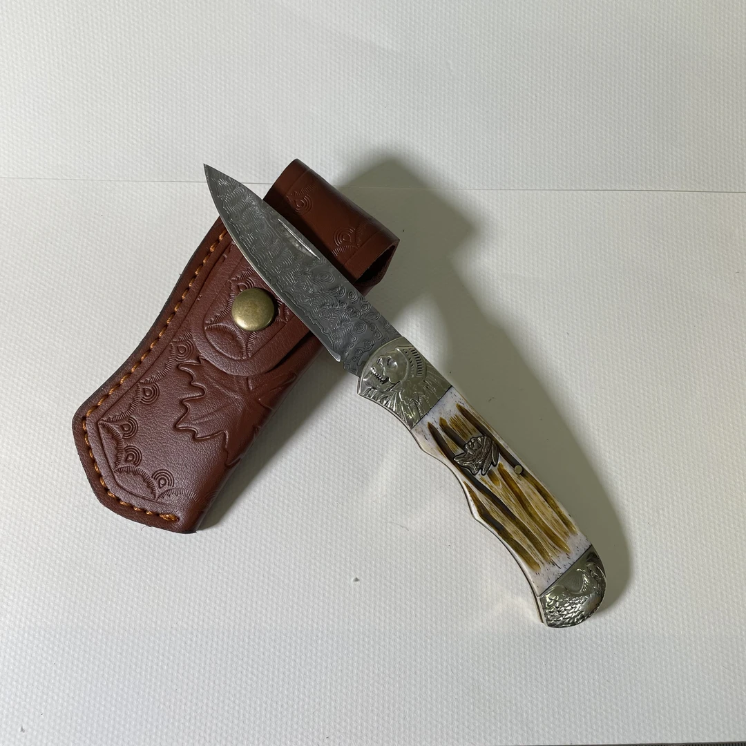 新疆包邮大马士革花纹钢鹿角手柄折叠刀无锁