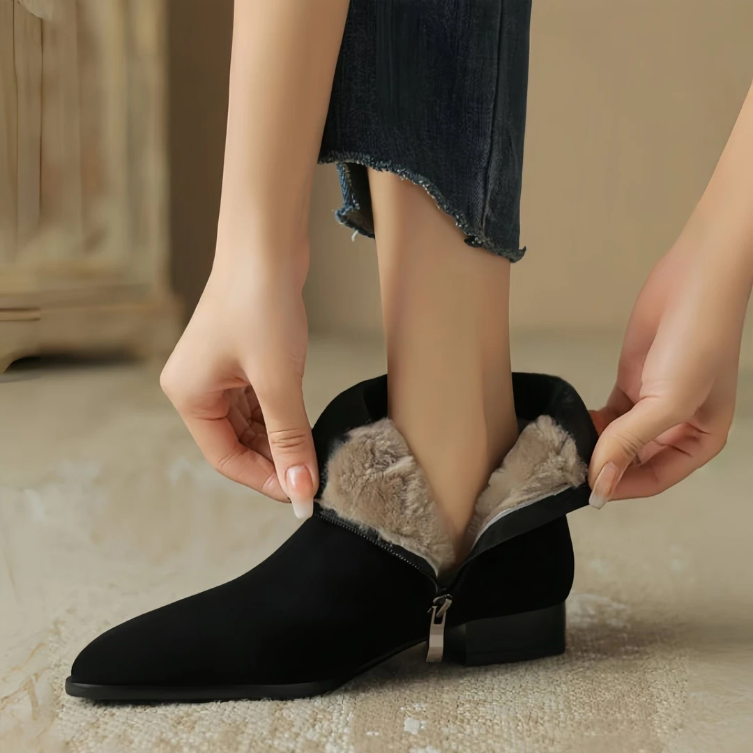磨砂加绒加厚雪地靴女冬季保暖2025新款尖头低跟真皮毛一体短靴子