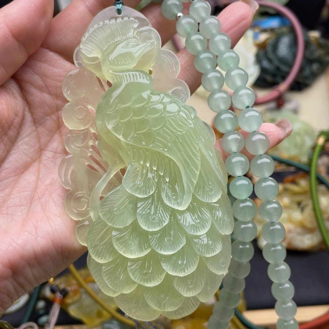 蛇纹石玉颈饰未镶嵌