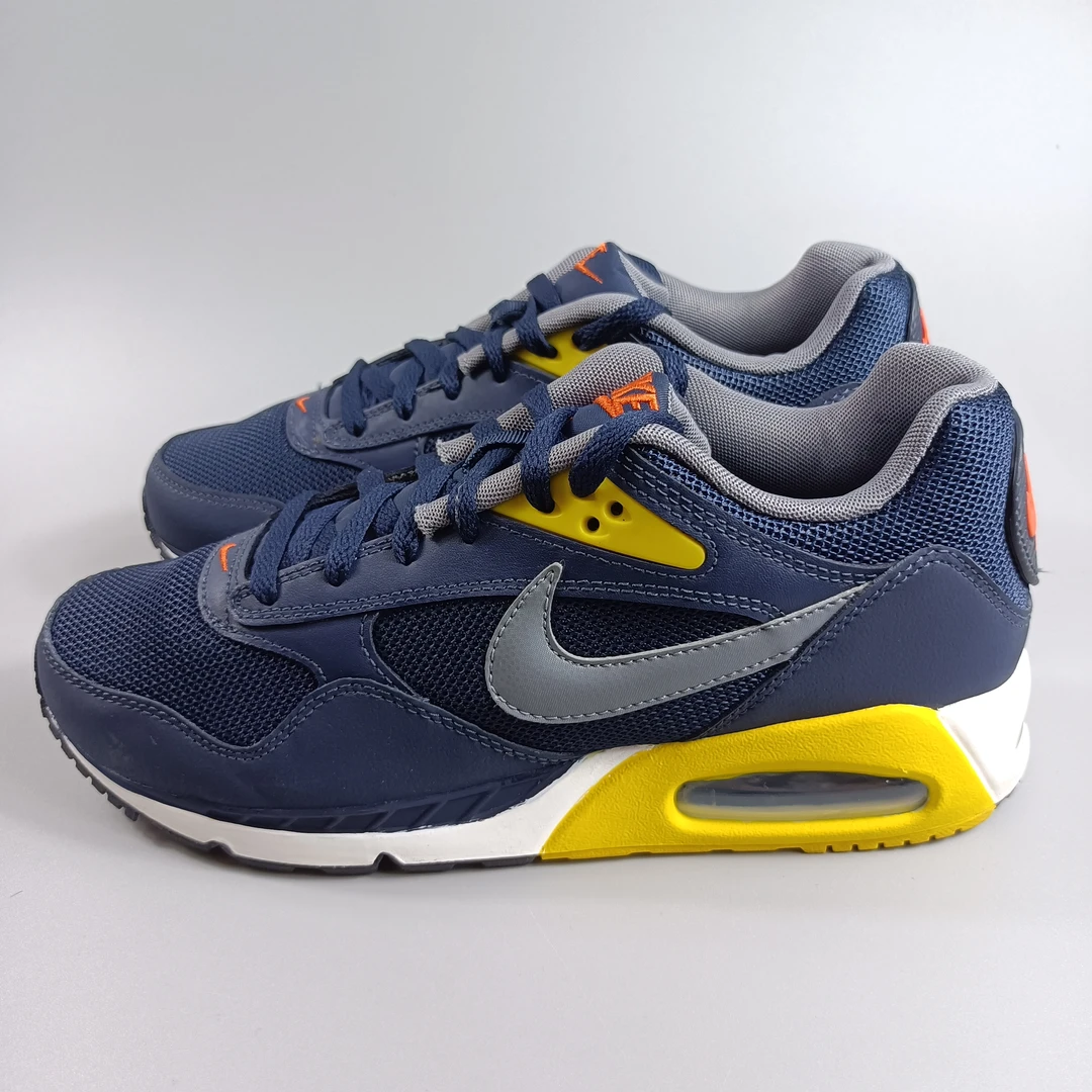 二手正品41码   耐克 Air Max CORRELATE 休闲跑步鞋  公价966