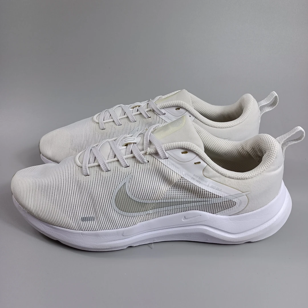 二手正品42.5码   Nike耐克透气跑步鞋休闲运动鞋   公价890