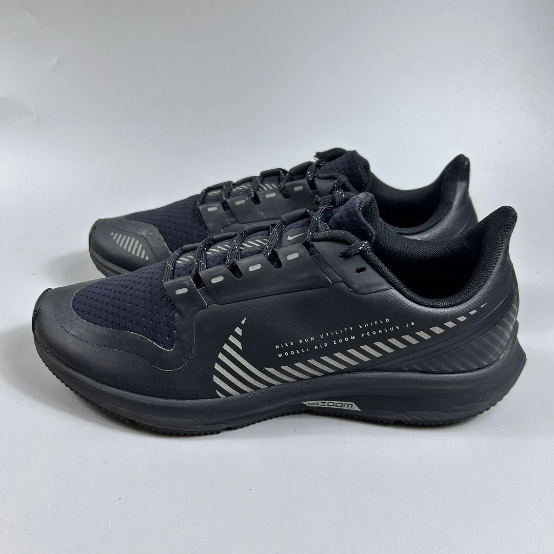 二手正品41码  AIR ZOOM轻便缓震运动休闲透气跑步鞋  公价976