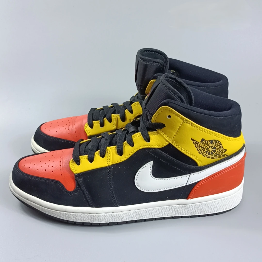 二手正品42.5码   耐克Air Jordan AJ1 MID SE休闲鞋   公价986